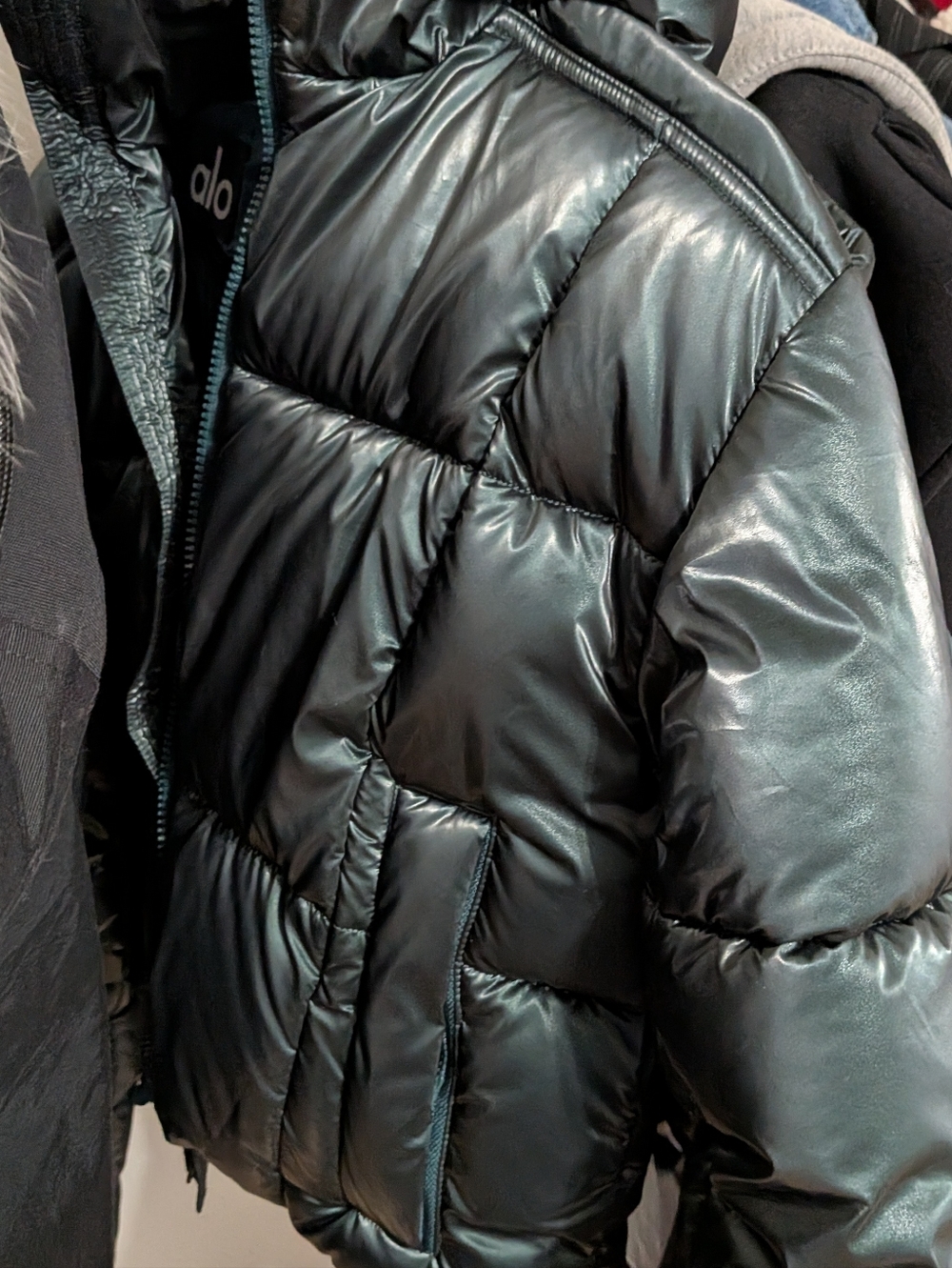 Alo Yoga Shiny Puffer Jacket View 2